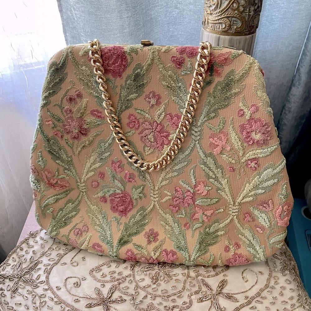 Like New, Vintage repro 60’s style tapestry bag-so pretty!